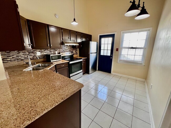 Building Photo - Beautiful 4 bedroom home in Salem