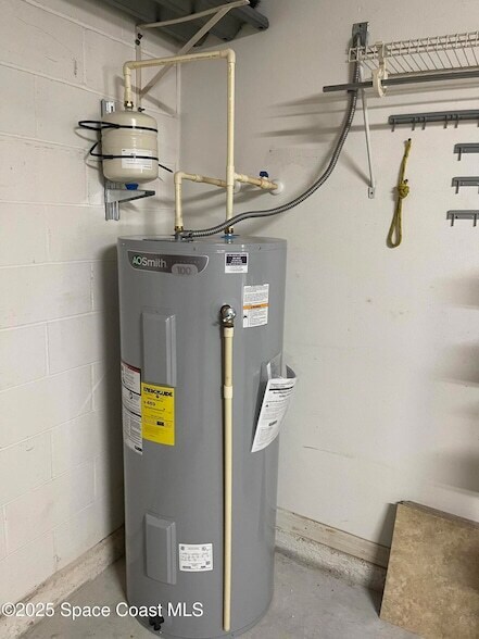 Building Photo - 3072 Chica Cir