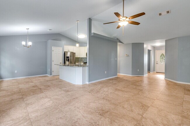 Building Photo - 210 S Shore Dr