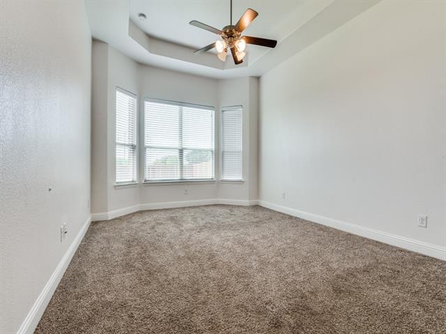 Building Photo - 2523 Linwood Dr