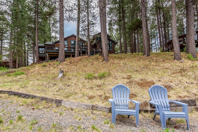 Building Photo - 17028 Cooper Dr