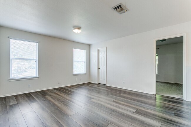 Building Photo - 4-BEDROOM IN PRESTON HOLLOW