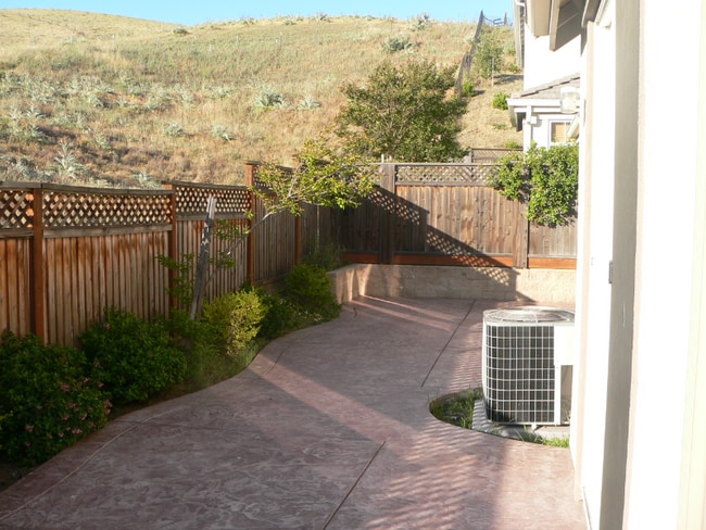 Building Photo - 7113 S Hill Ct
