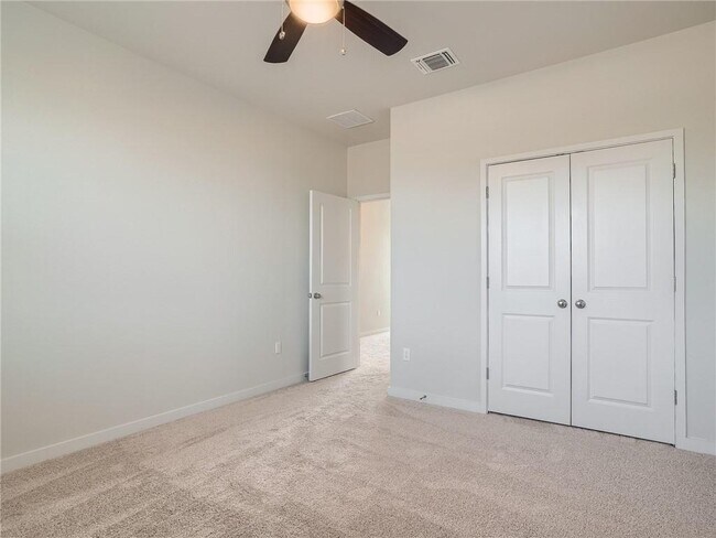 Building Photo - 1309 Showbox St