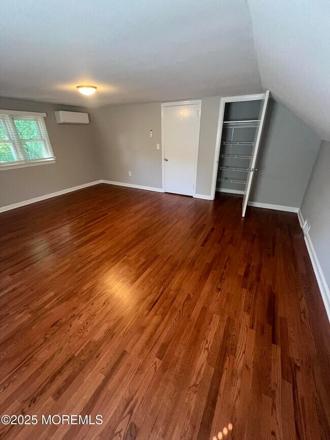 Building Photo - 308 Buttermere Ave