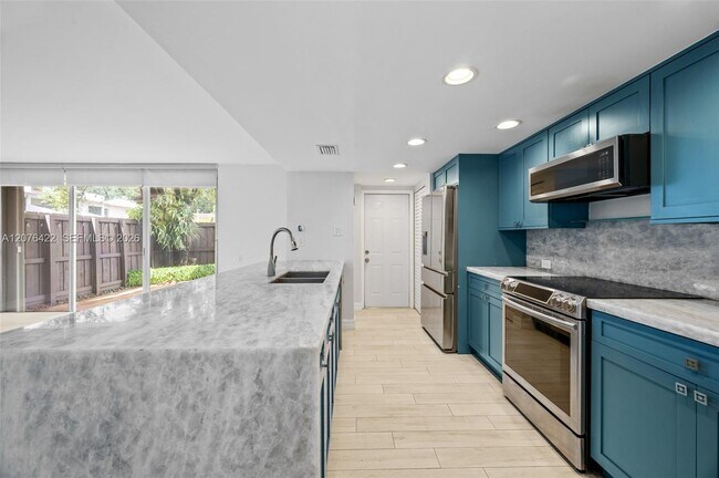 Building Photo - 7140 SW 111th Ct