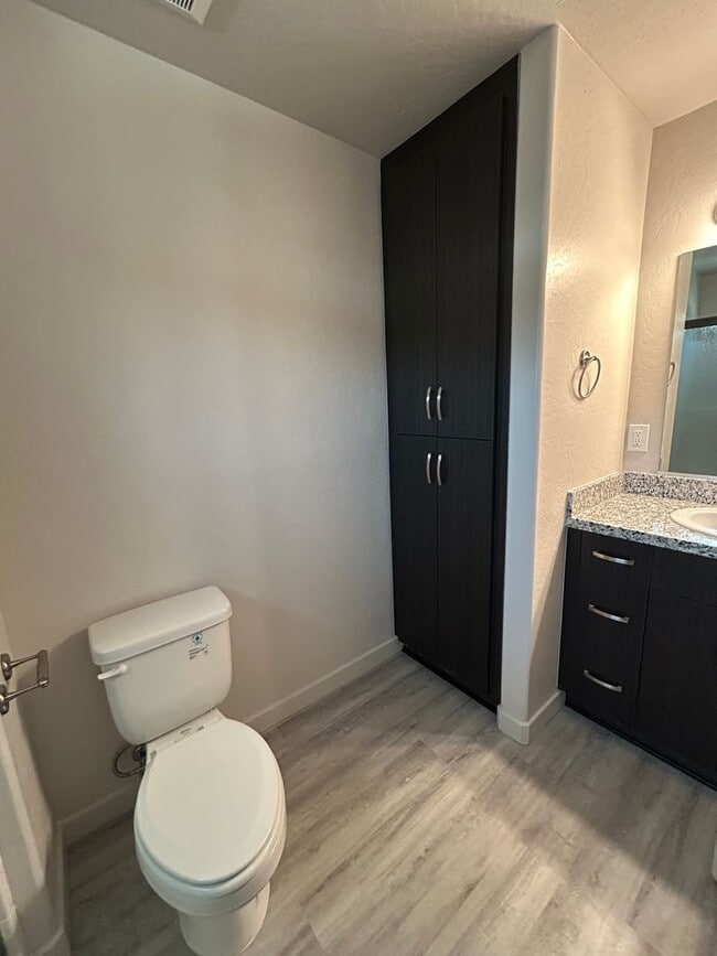 Building Photo - 1 bed 1 bath unit - ADU