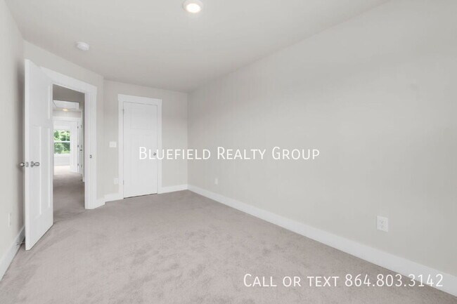 Building Photo - 271 Dalmatian Dr