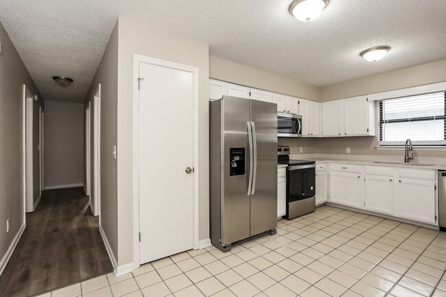 Building Photo - 4511 Ramona Blvd