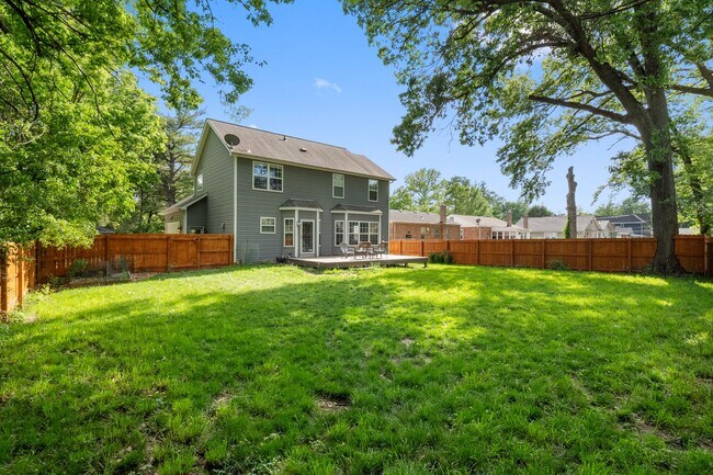 Building Photo - Stunning 4-bedroom, 2.5-bathroom rental of...