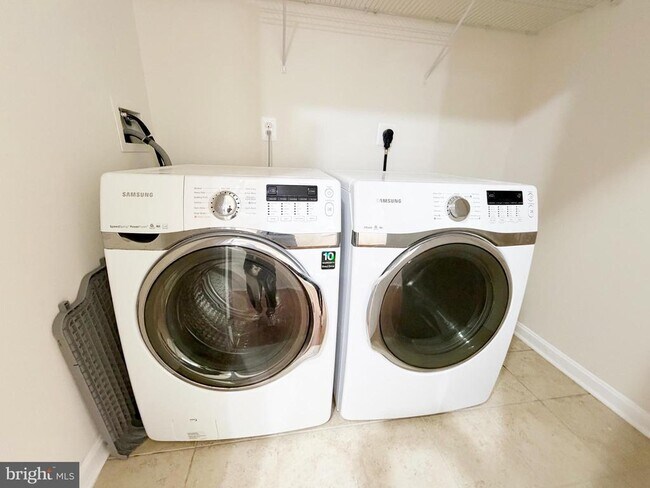 Building Photo - 23008 Meadow Mist Rd