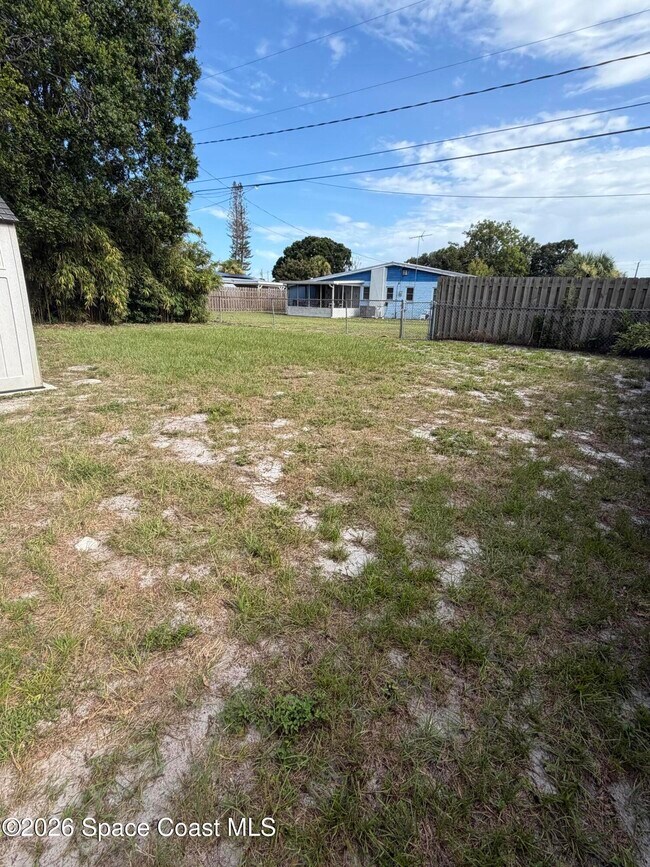 Building Photo - 2559 Locksley Rd