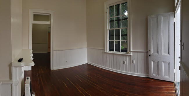 Primary Photo - 718 Pleasant St