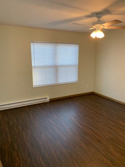 Building Photo - 42 Glover Ave
