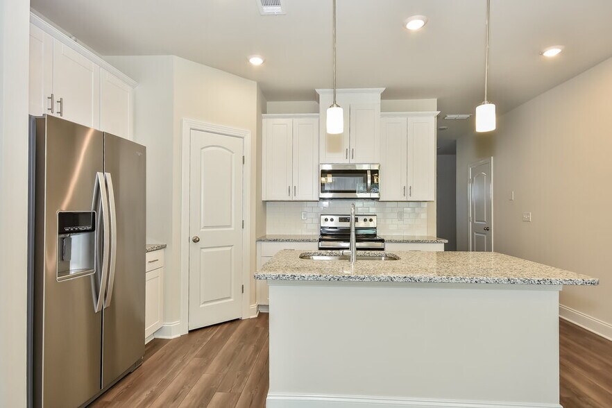 Building Photo - 1620 Denali Dr