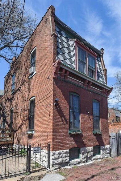 Building Photo - 2350 S 10th St
