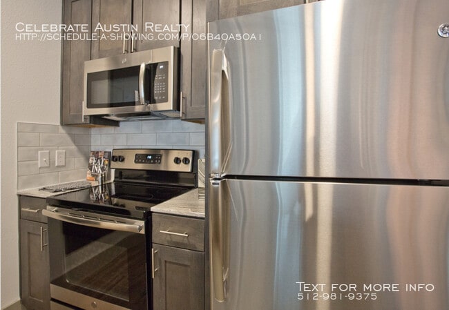 Building Photo - Residences at Saltillo