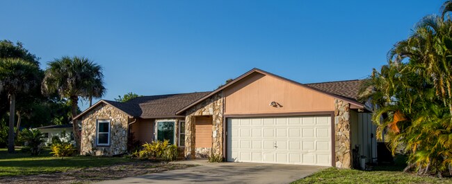 Primary Photo - 2409 Greenway Dr