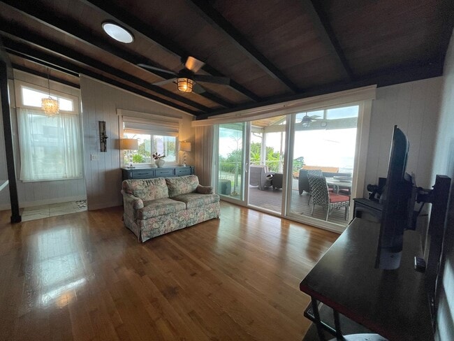 Building Photo - Kula Renovated Three Bedroom/Two Bathroom