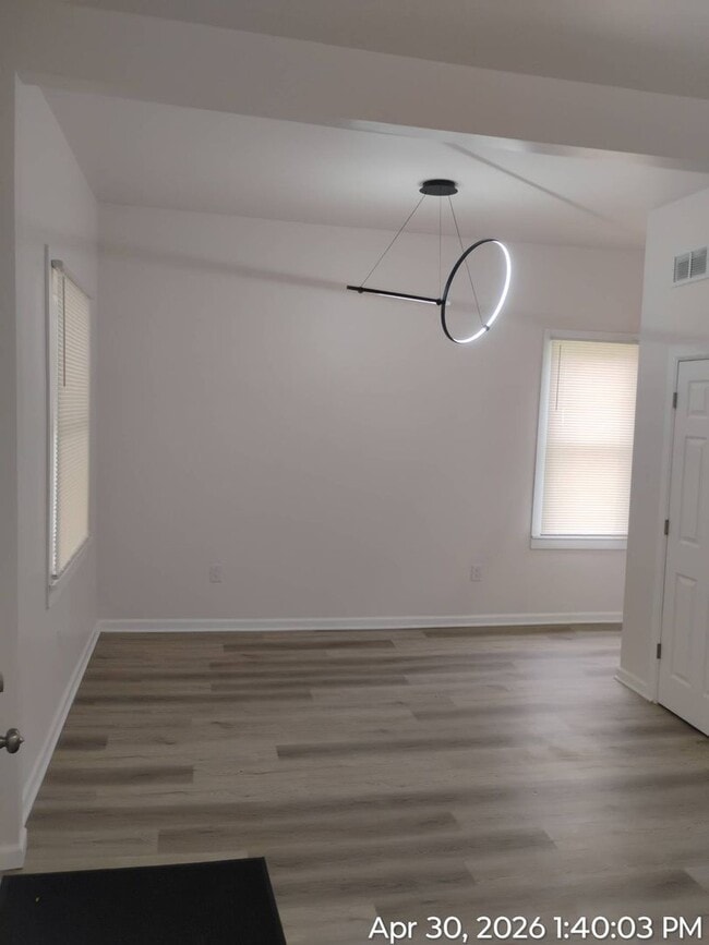 Building Photo - 6015 Hosmer Ave