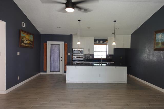 Building Photo - 7009 Shadow Bend Dr
