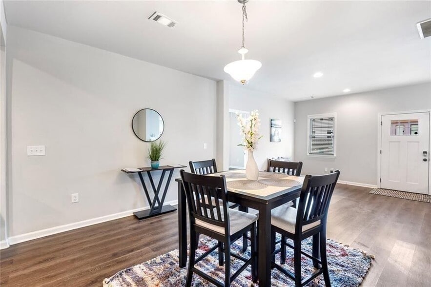 Building Photo - 1585 Archer St SW