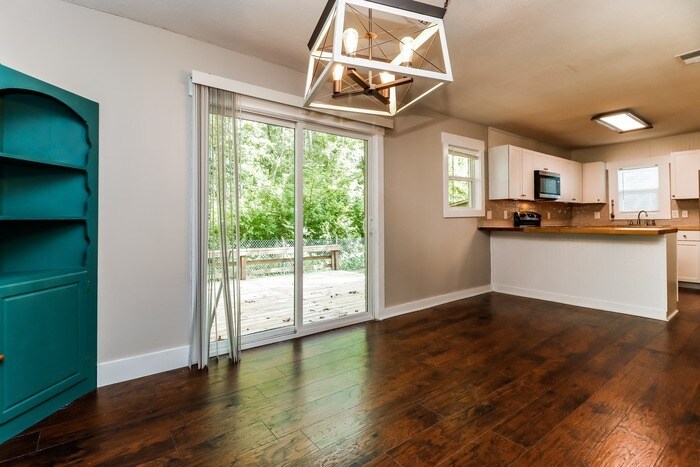 Building Photo - 1865 Jaywood Cir