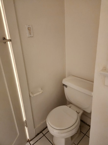 Building Photo - 1825 Ivar Ave