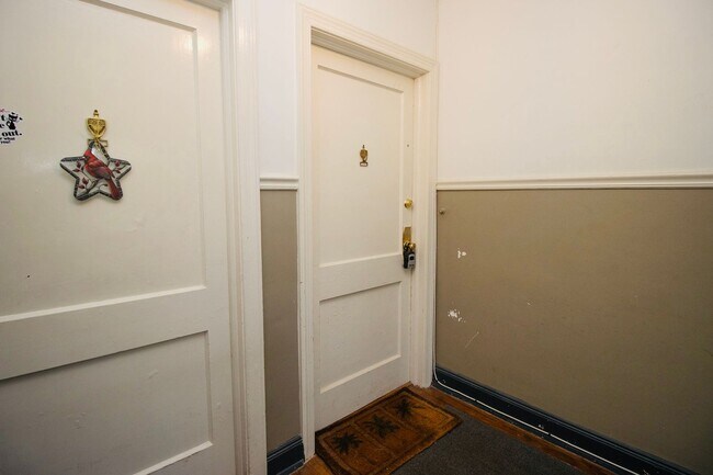 Building Photo - Bright & Modern Renovated 1-Bedroom Condo ...