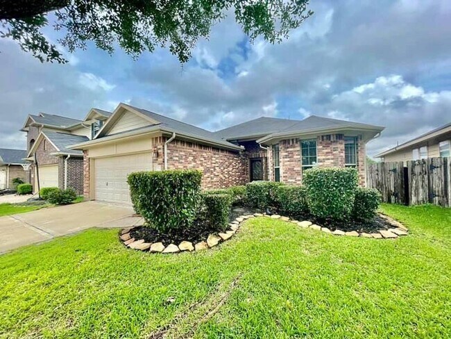 Building Photo - 21510 Sierra Long Dr