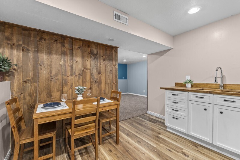 Building Photo - 609 N 1050 W