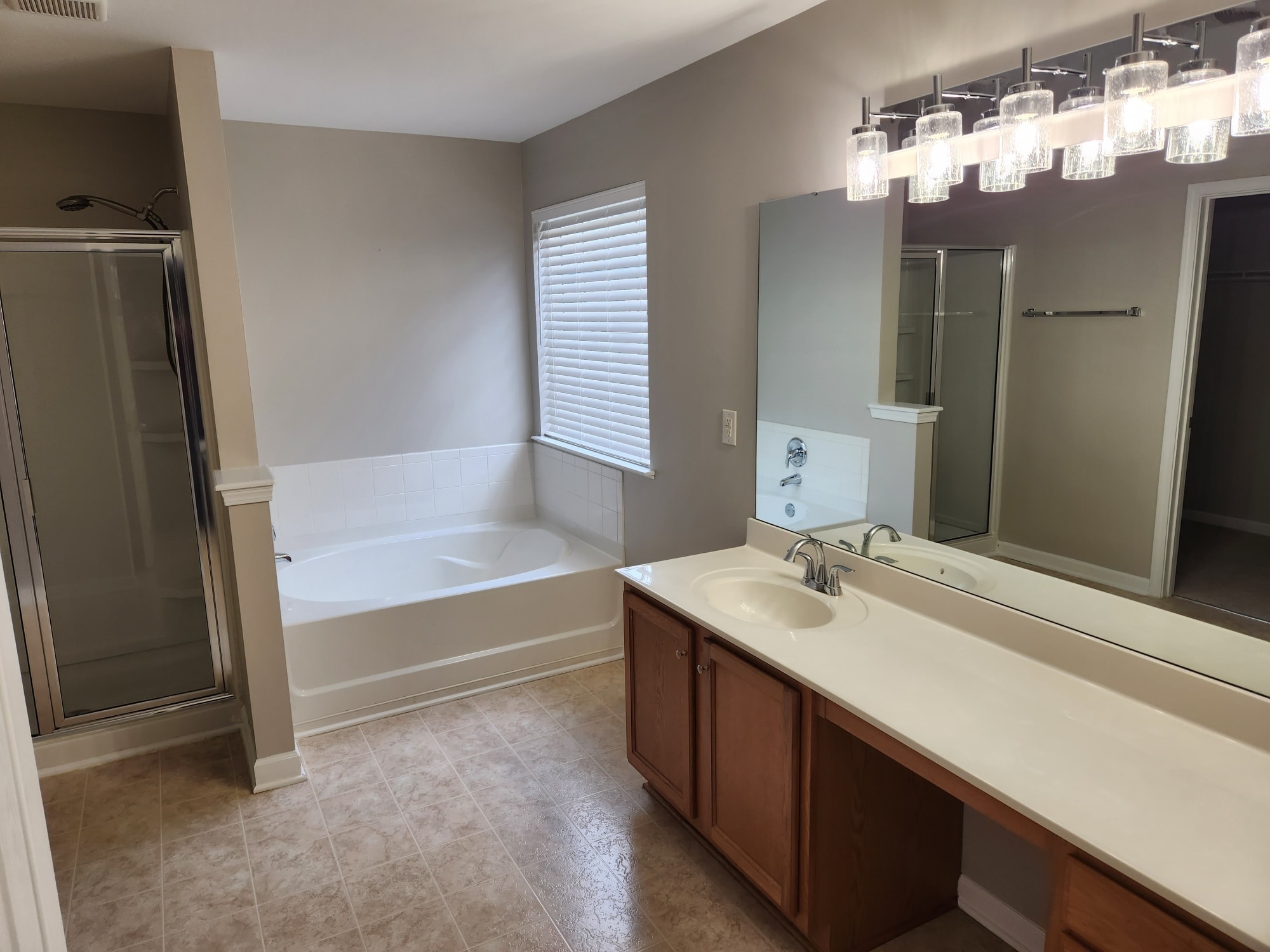 master bath - 3876 Parkers Fwy