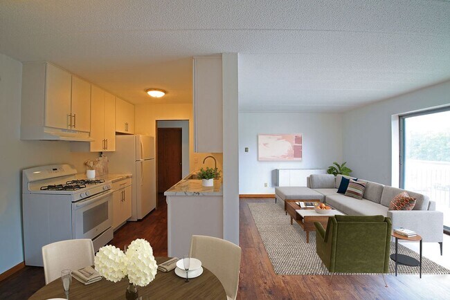 Building Photo - Duluth Street Flats