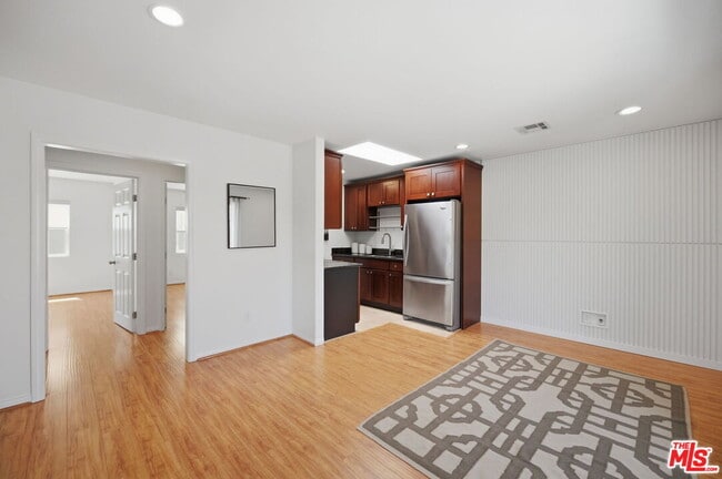 Building Photo - 340 N La Fayette Park Pl