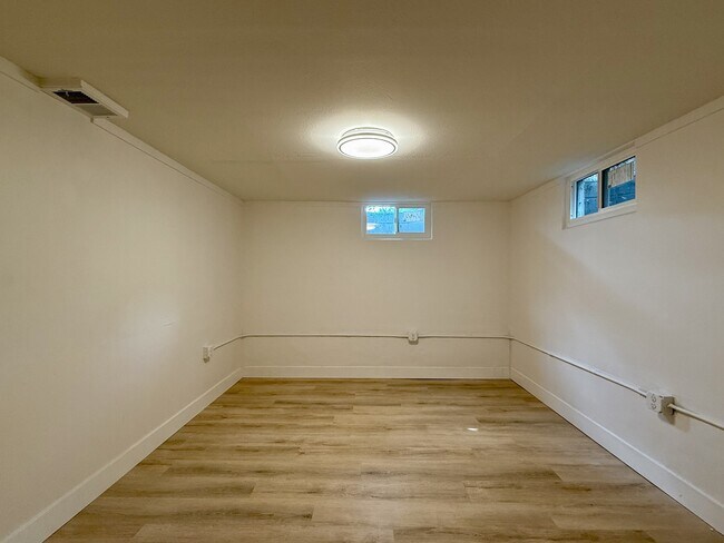 Building Photo - 1415 S Jackson St