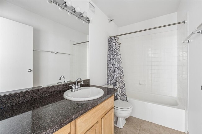 Building Photo - 200 N Dearborn St