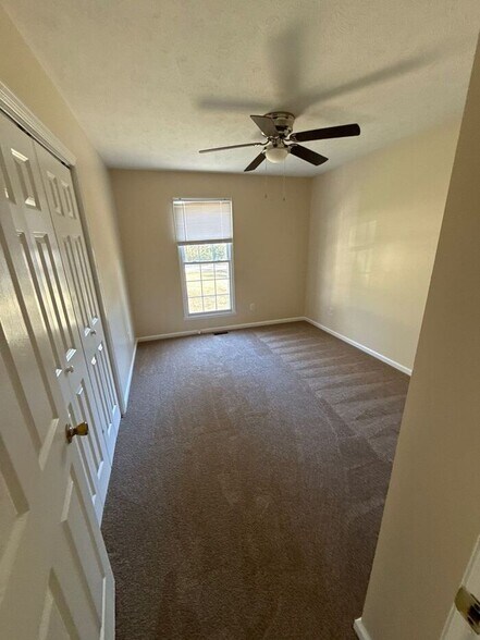 Building Photo - 517 N Pine Ln