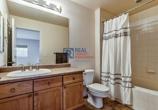 Building Photo - 8345 S Garland Cir