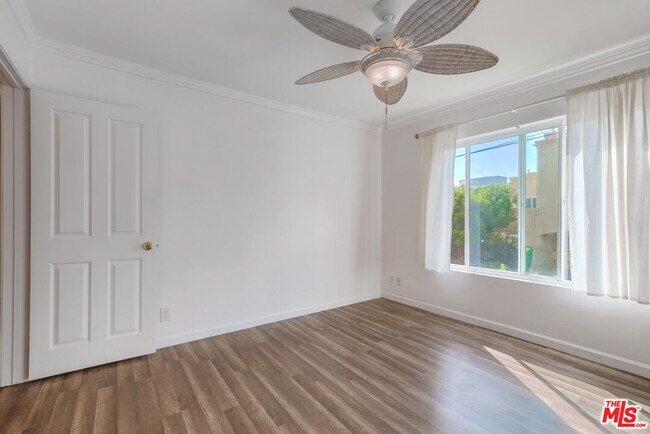 Building Photo - 2308 Schader Dr