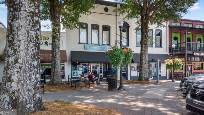Building Photo - 208 Adamson Square