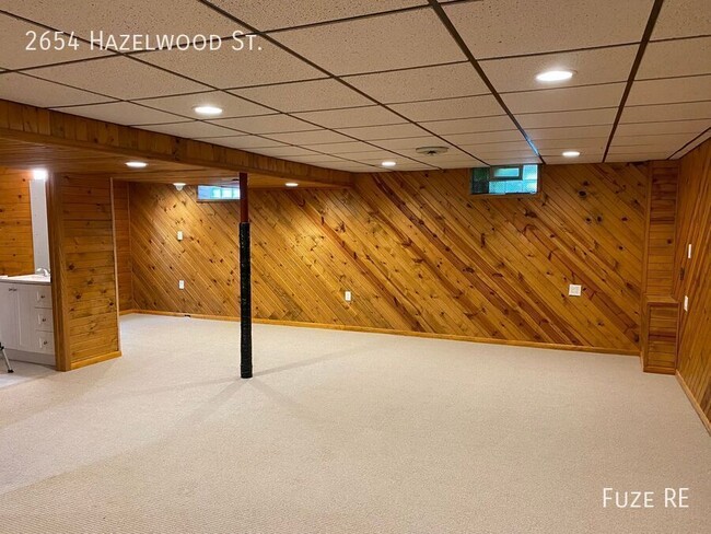Building Photo - 2654 Hazelwood St