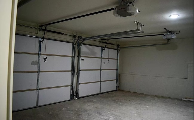 Building Photo - 112 Fox Run