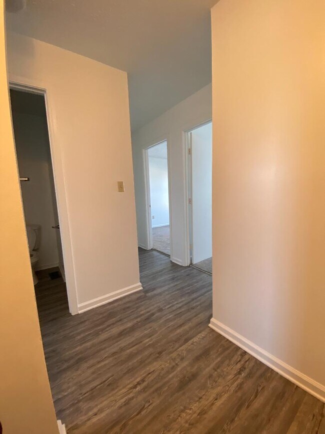 Building Photo - 98 Andrea Dr