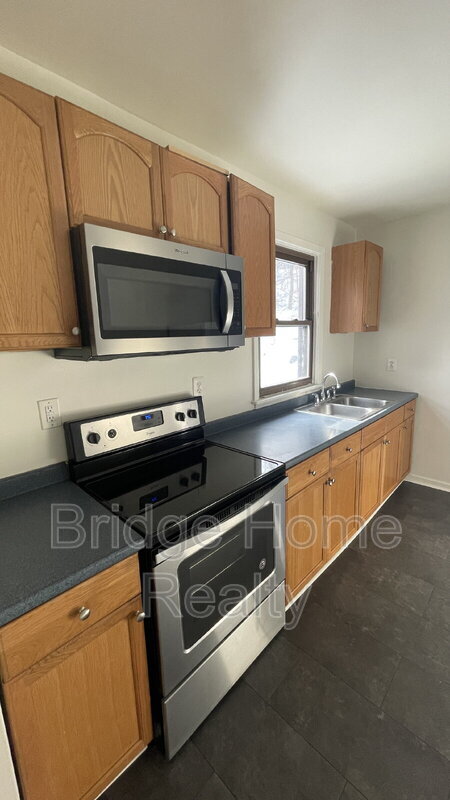 Building Photo - 319 N Balph Ave