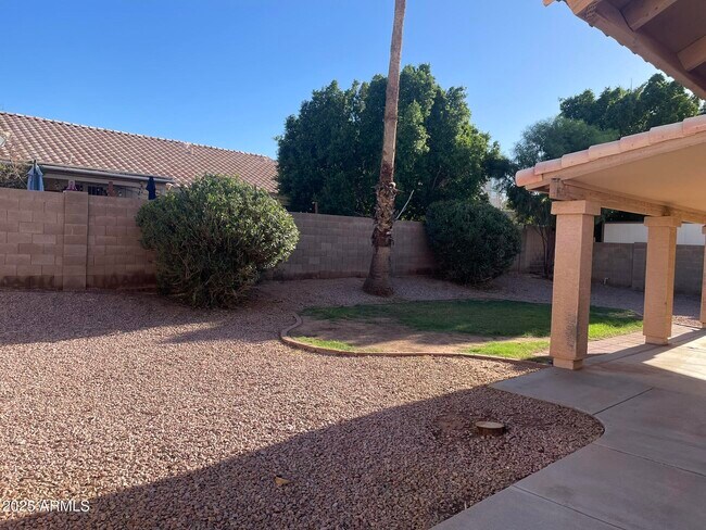 Building Photo - 7118 E Madero Ave