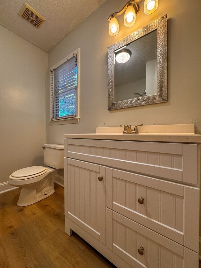 Building Photo - Stylish 3 Bed 2 Bath Home in Jack Britt