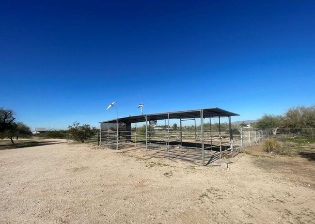 Building Photo - 21620 W Narramore Rd