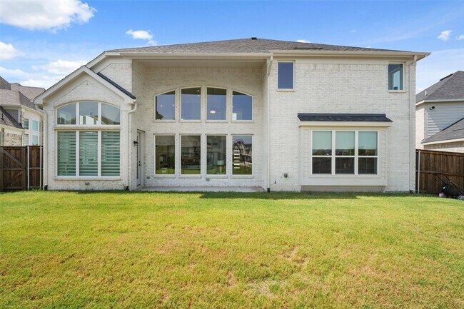 Building Photo - 2820 Shadybrook Dr