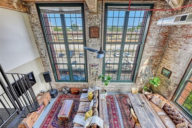 Building Photo - 170 Boulevard SE