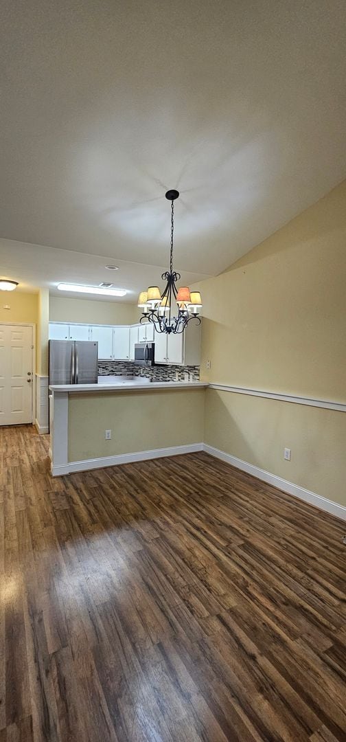 Building Photo - River Oaks Community